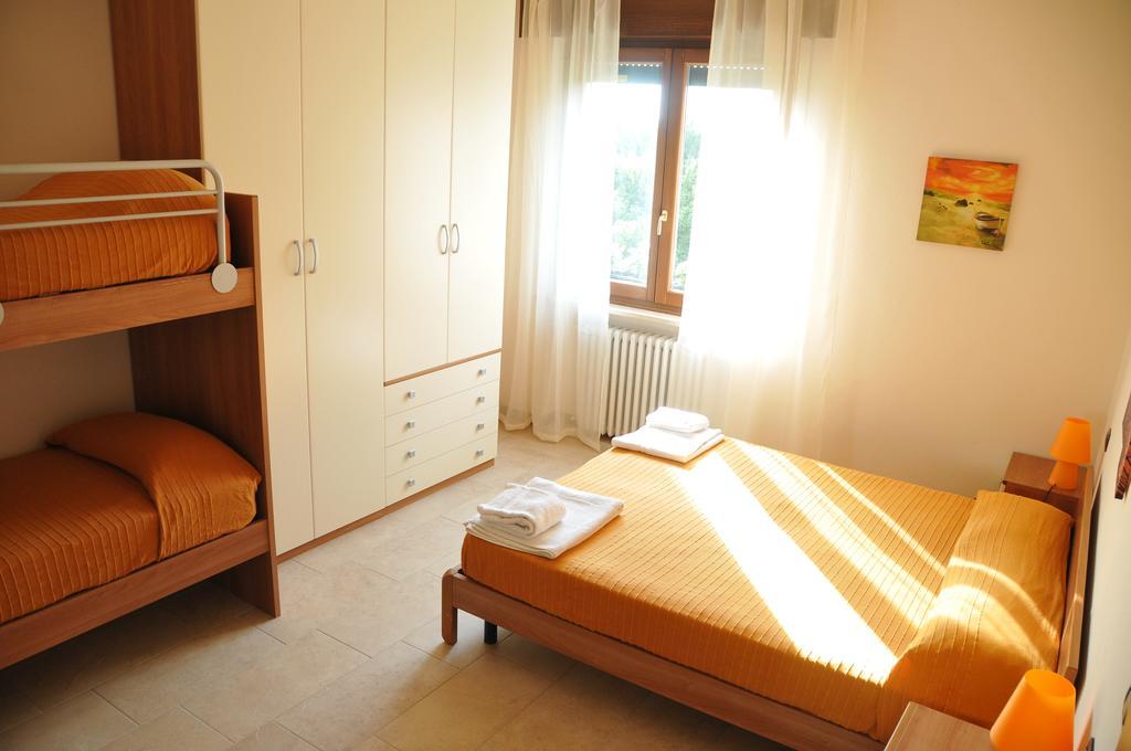 Appartamento Lago Peschiera del Garda Habitación foto