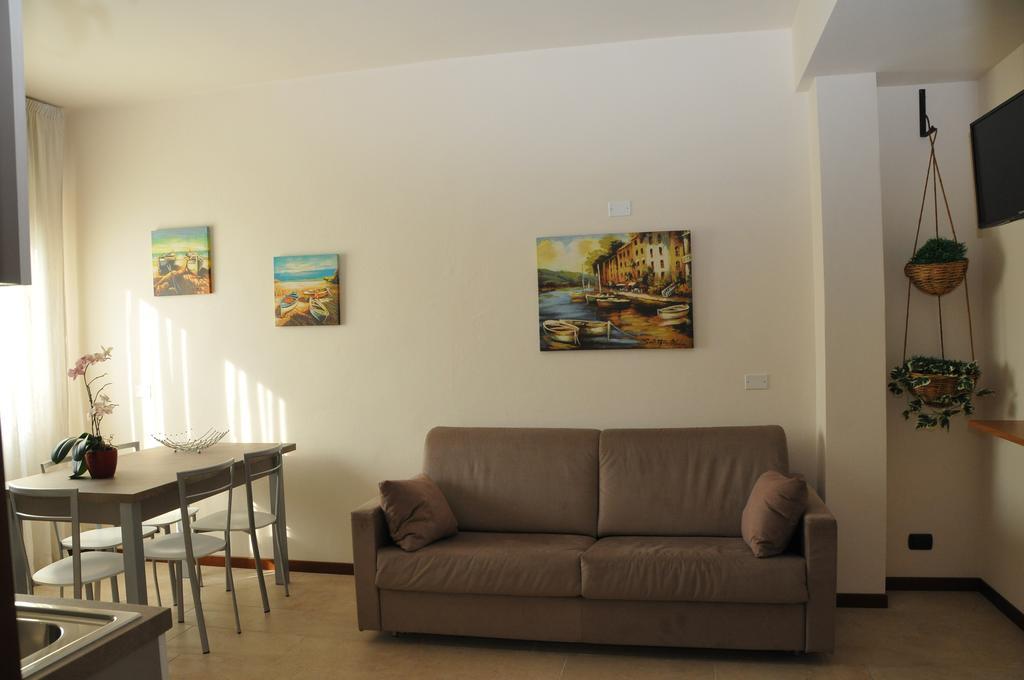 Appartamento Lago Peschiera del Garda Habitación foto