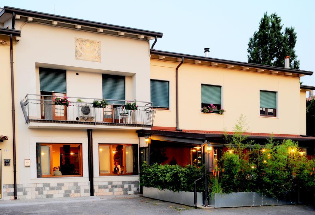 Appartamento Lago Peschiera del Garda Habitación foto